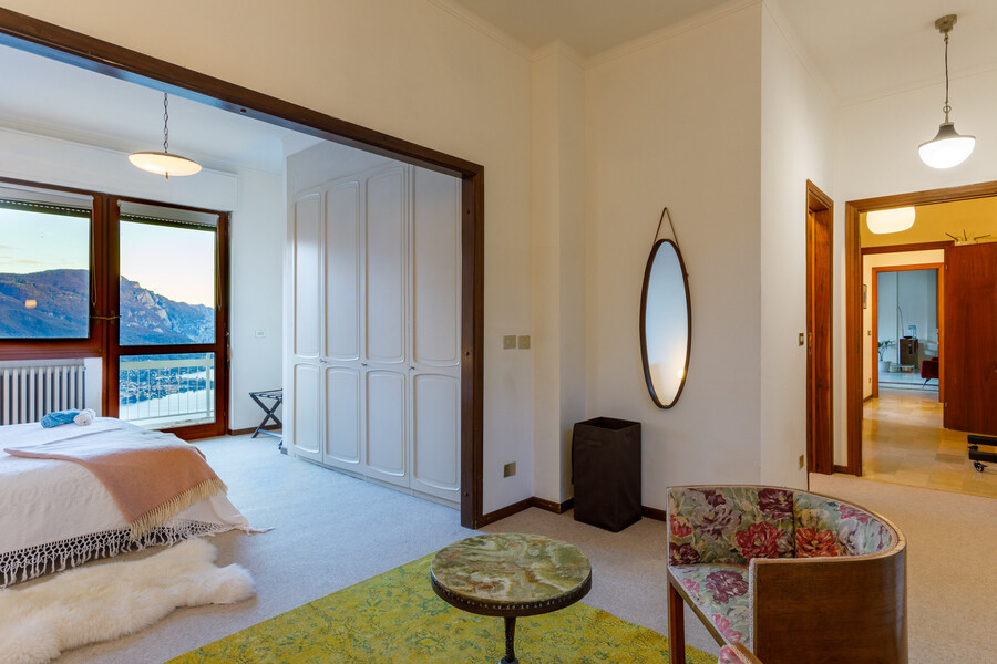 Villa Ponti Bellavista Bellagio from single bed to balony doo and salone