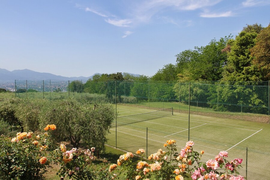 Kunstrasen Tennisplatz im Ferienhaus in Lucca
