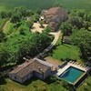 Luftbild der exklusiven Villa Le Porciglia bei Siena in der Toskana