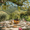 Tisch mit Blick auf die Weinberge des Chianti im Ferienhaus Camporempoli