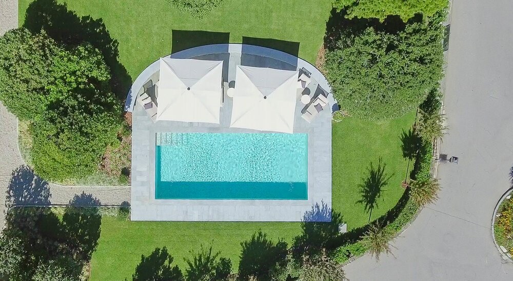 Privater Pool der Villa Orsi in Cannero am Lago Maggiore