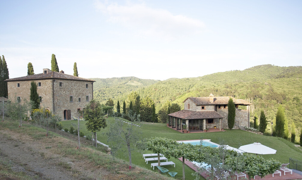 Panoramablick auf das Gelände der Ferienvilla La Maccinaia