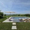Ginestra-zwembad ligstoelen