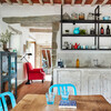 Küche mit Esstisch im Ferienhaus Arco in Umbrien