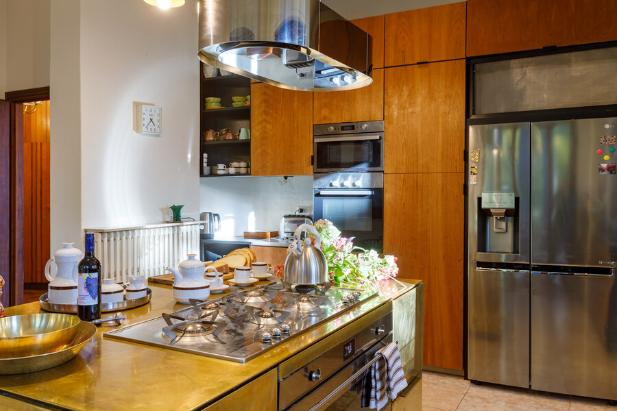 Villa Ponti Bellavista Kitchen Wall Oven Island