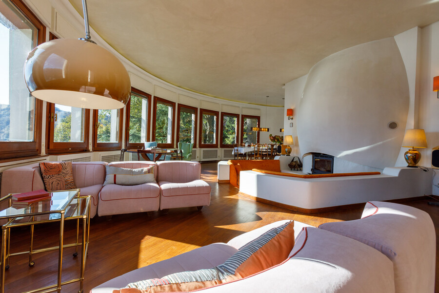 Villa Ponti Bellavista Salone 1 from pink sofas gorgeous atmosphere
