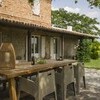 Outdoor table in the holiday home Casa delle Marche