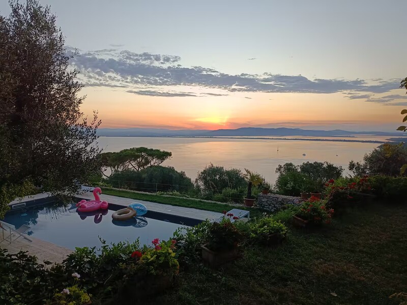 4c9a55d1-b7c9-4f2b-8221-ed260f8b1365.