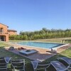 Pool zur Alleinnutzung im Garten mit Rasen im Ferienhaus Uva bei Lucca