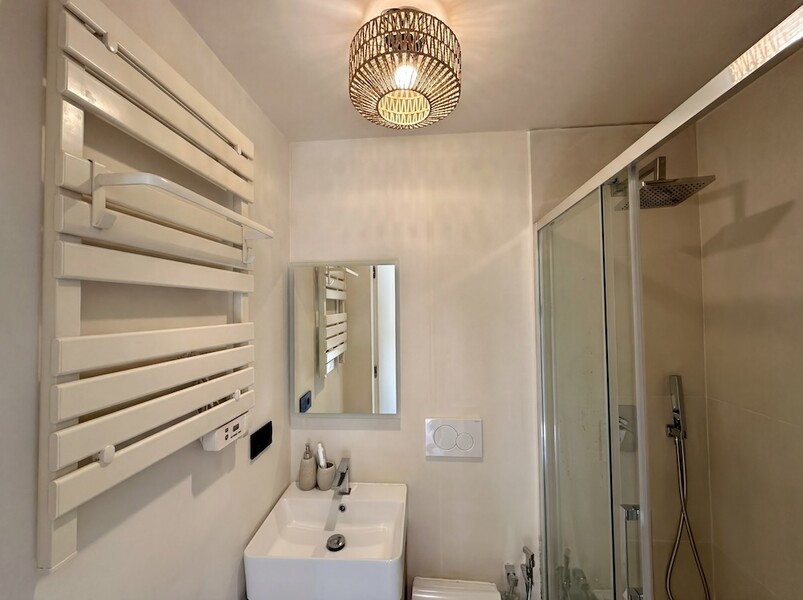 camera est bagno roc villa.