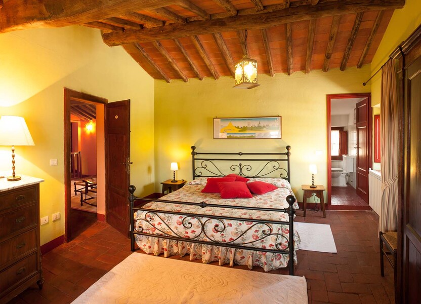 Die Schlafzimmer im Le Casine sind jeweils mit einem schönen Bad ausgestattet