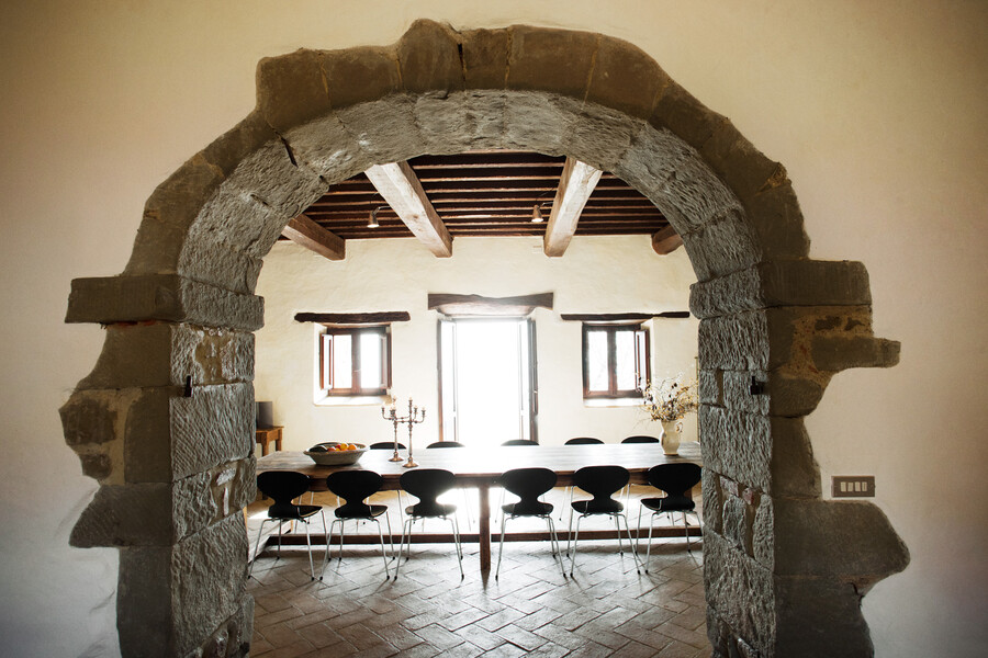 Large dining table in the villa in Umbria Casa Bramasole