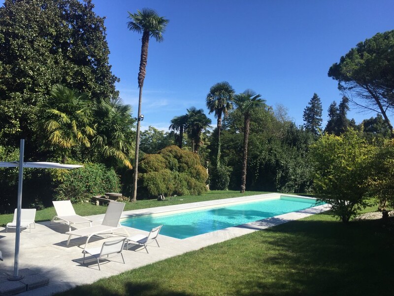 Part mit privatem Pool der Villa Ghis am Lago Maggiore